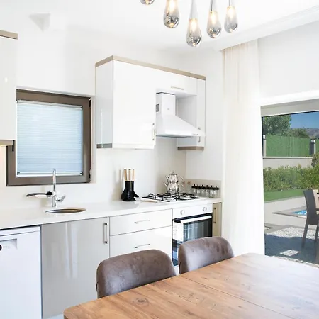 Bd4109 Two Bedroomedvilla Withpool Inbodrumyalikavak Vila